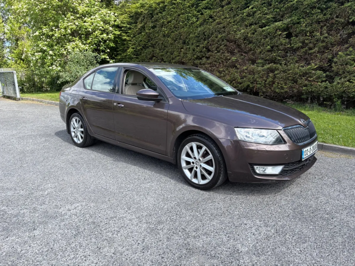 Skoda Octavia 1.6 TDI CR ELEGANCE 10 105PS 5DR AUT - Image 1