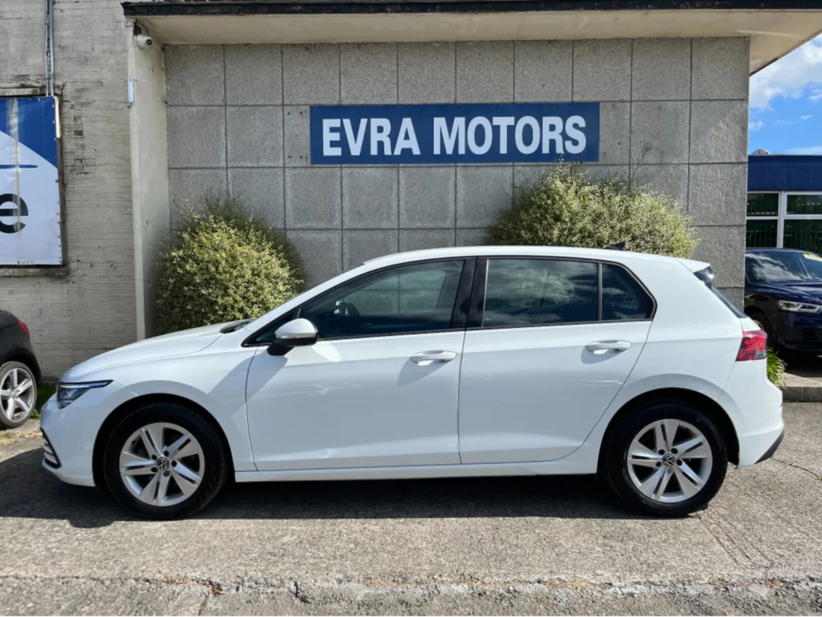 Volkswagen Golf LIFE 1.0 PETROL MANUAL //SAT NAV// - Image 6