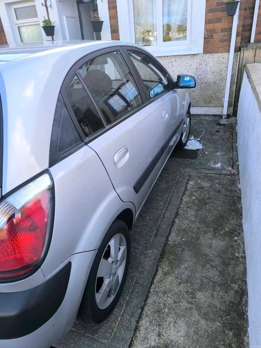 Car - Image 3