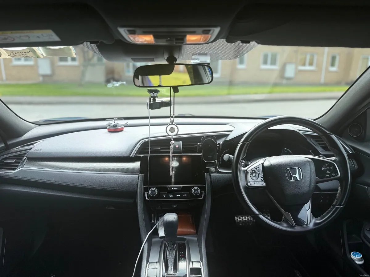 Honda Civic 2019 - Image 4