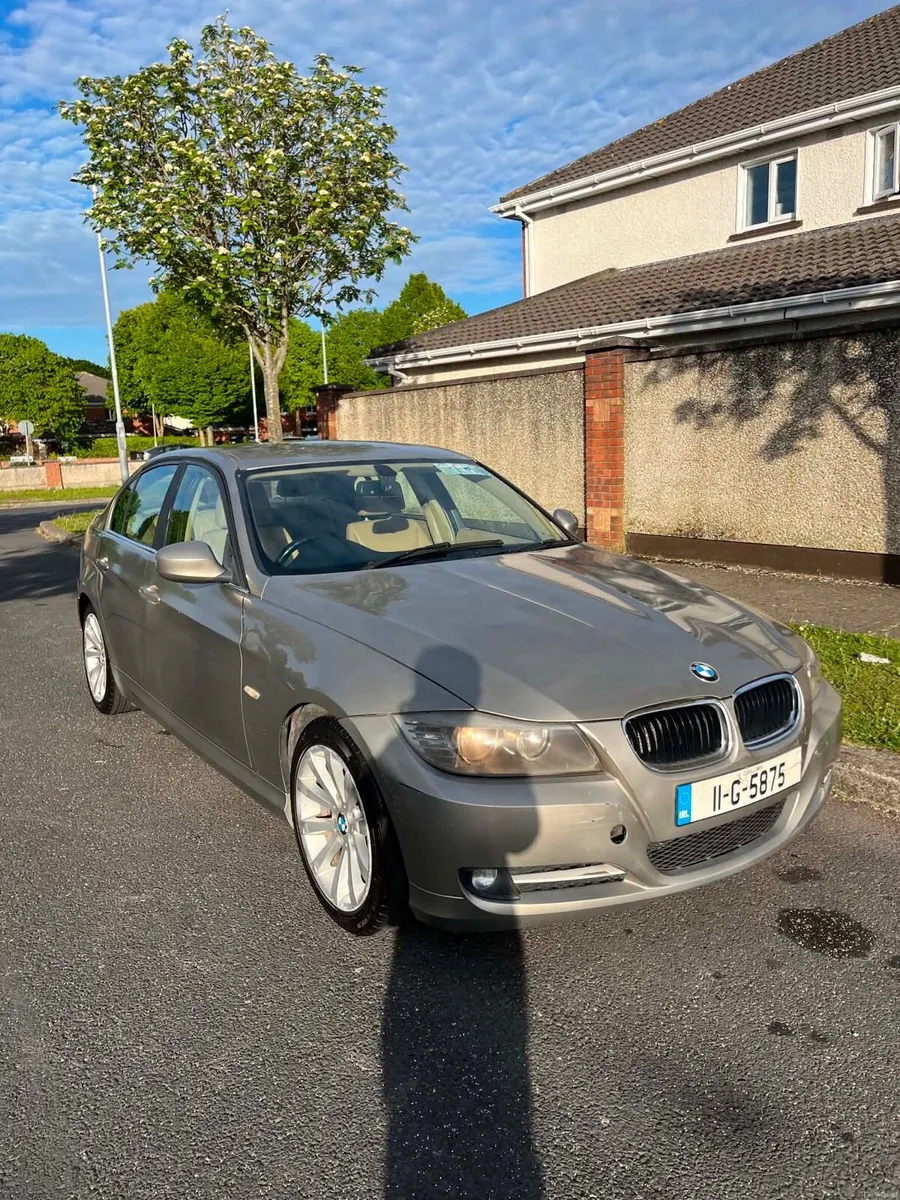 2011 bmw 318d - Image 1