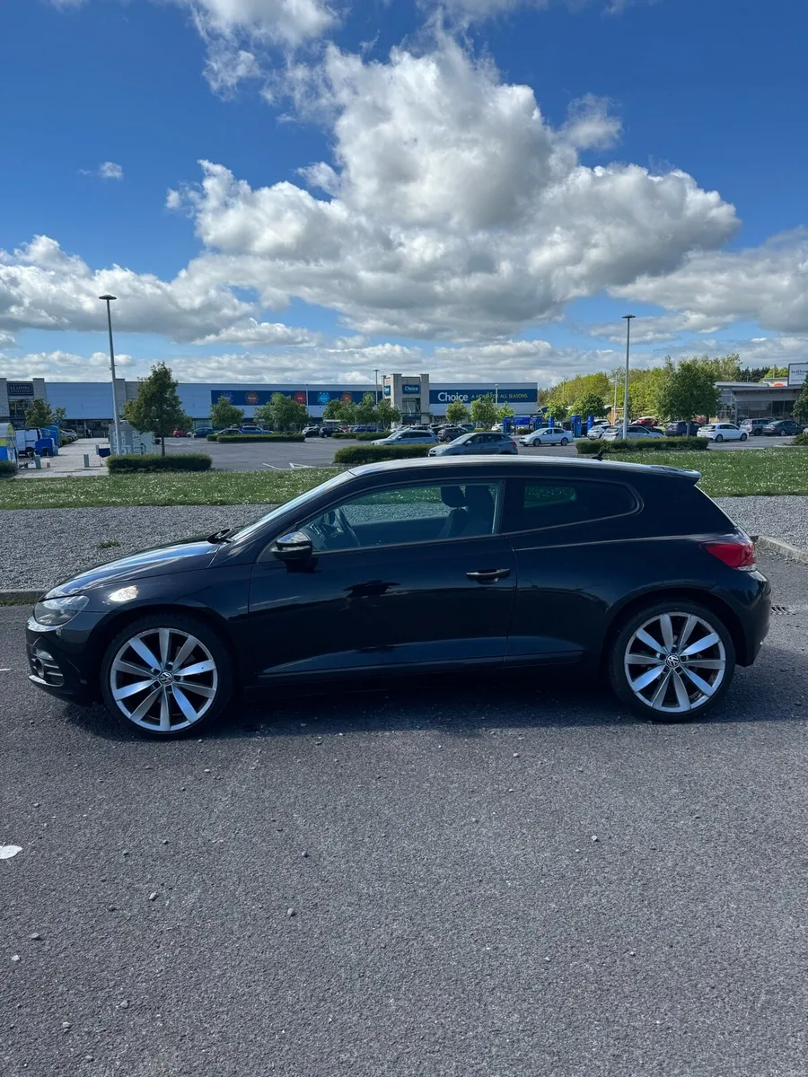 Volkswagen Scirocco TDI 2.0 - Image 4