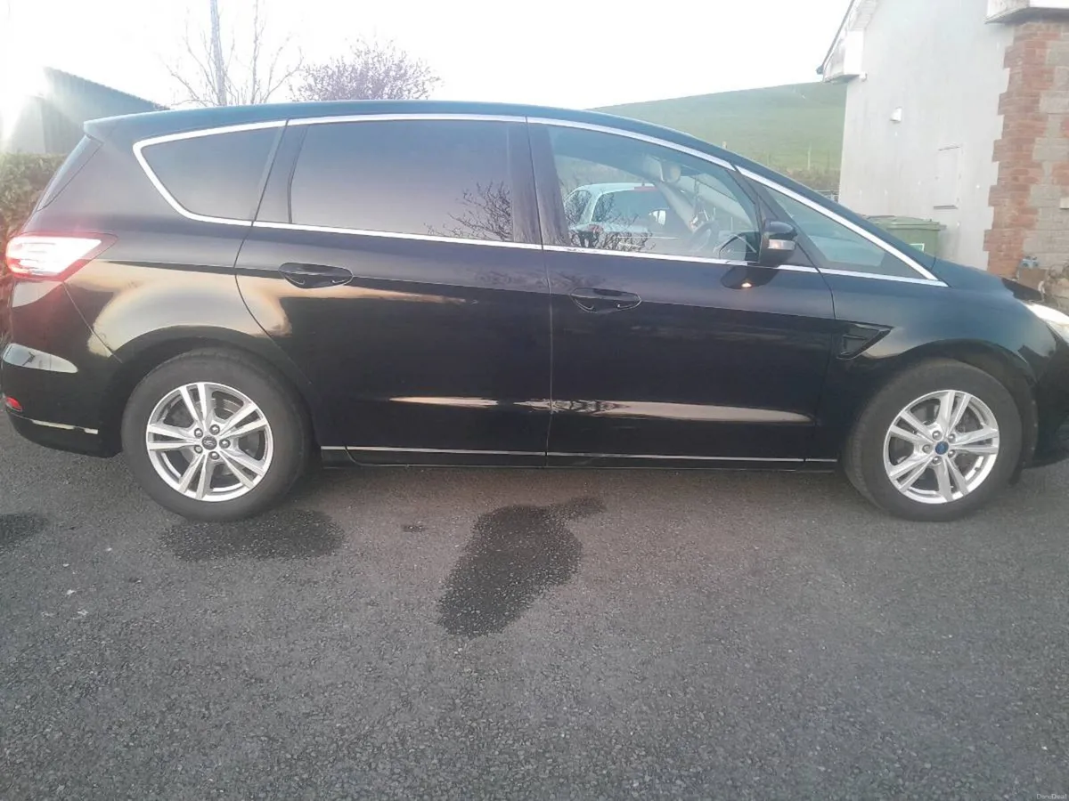 FORD S MAX TITANIUM MODEL - Image 2
