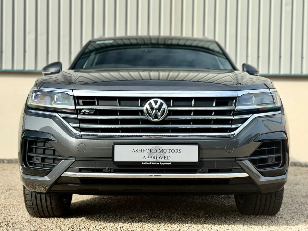 Volkswagen Touareg R Line 3.0 TDI V6 2 Seats - Image 2