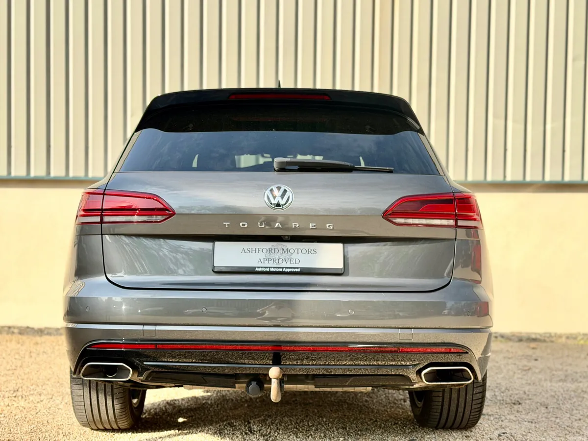 Volkswagen Touareg R Line 3.0 TDI V6 2 Seats - Image 4