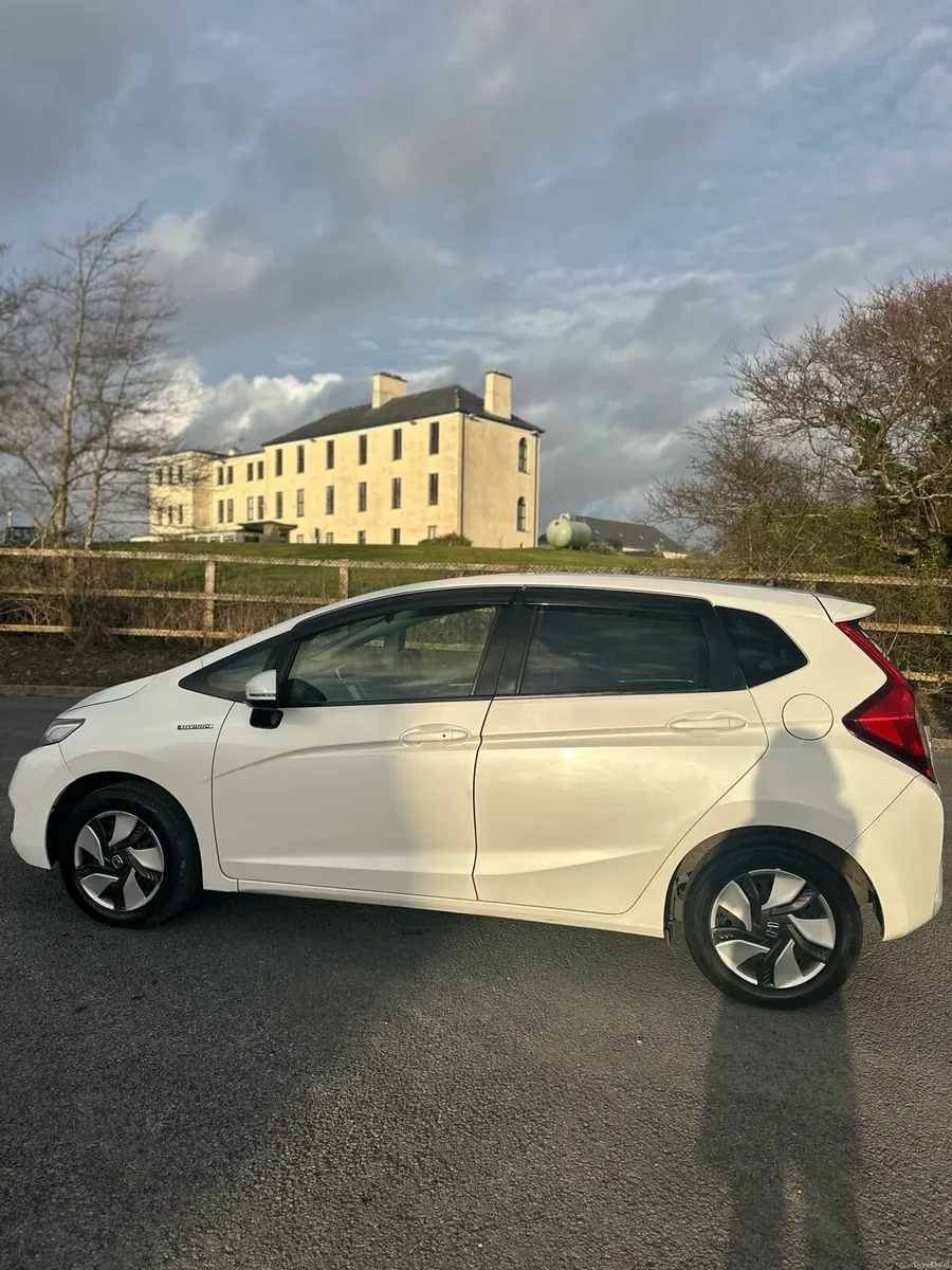 Honda Fit 2015 - Image 4