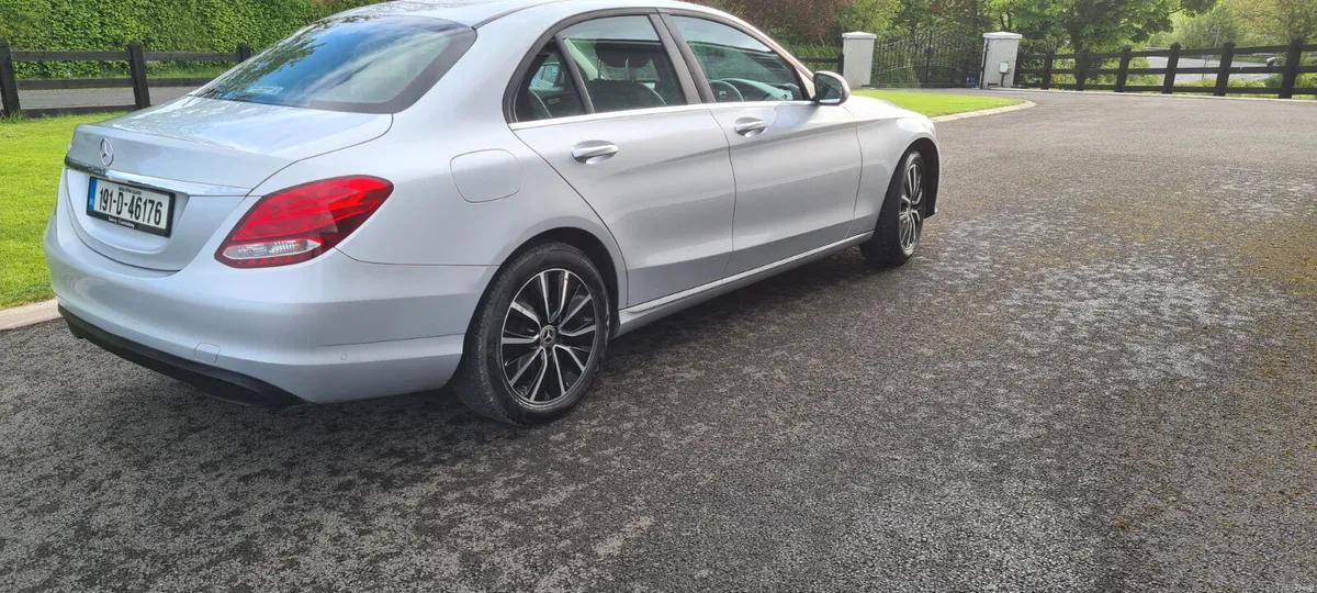 Mercedes-Benz C-Class 2019 - Image 4