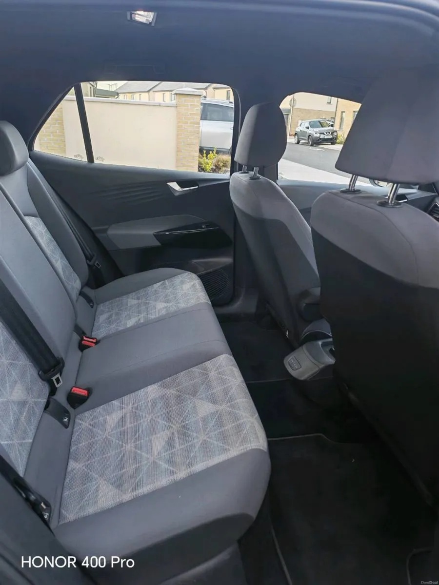 Car - Image 4