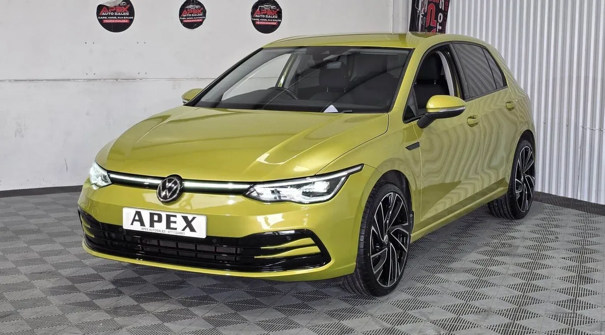 Volkswagen Golf DIESEL HATCHBACK - Image 2