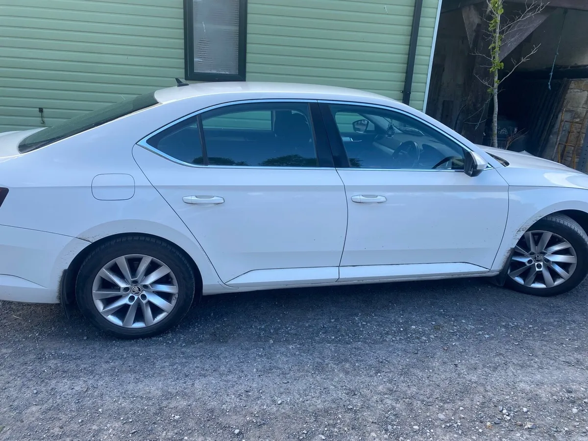 Škoda superb - Image 2