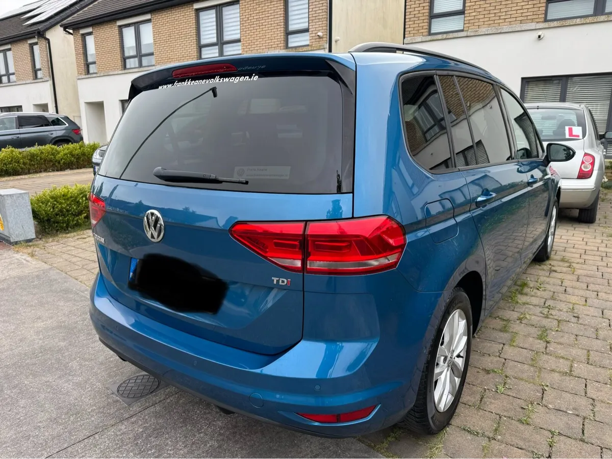 161 D Touran 1.6TDI Automatic Comfortline - Image 2