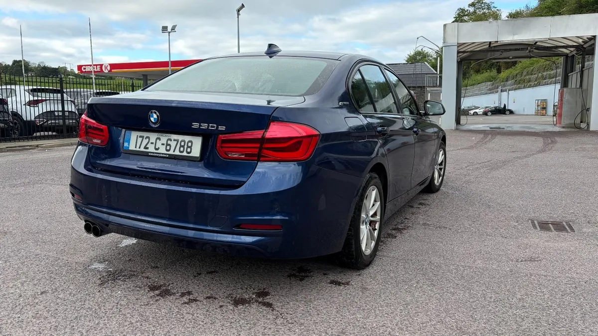 BMW 3-Series 2017 - Image 3