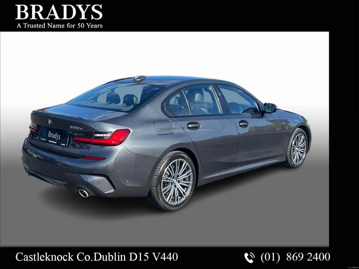 BMW 3-Series 330e M Sport Hybrid--Low KMS-- - Image 4