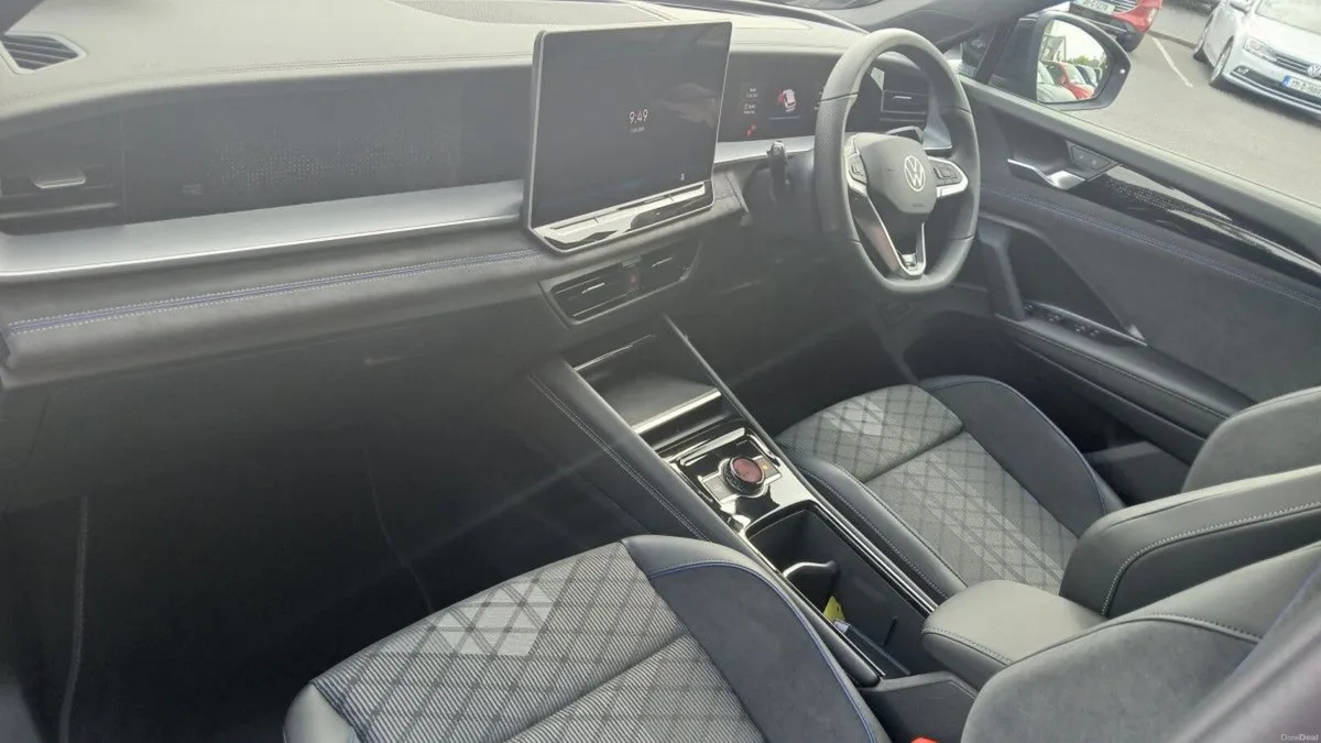 Volkswagen Tayron R-Line 75 1.5 eHybrid  DSG 204 B - Image 3