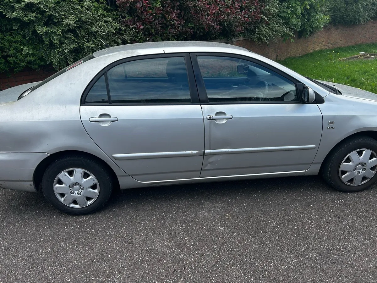 Toyota corolla - Image 2