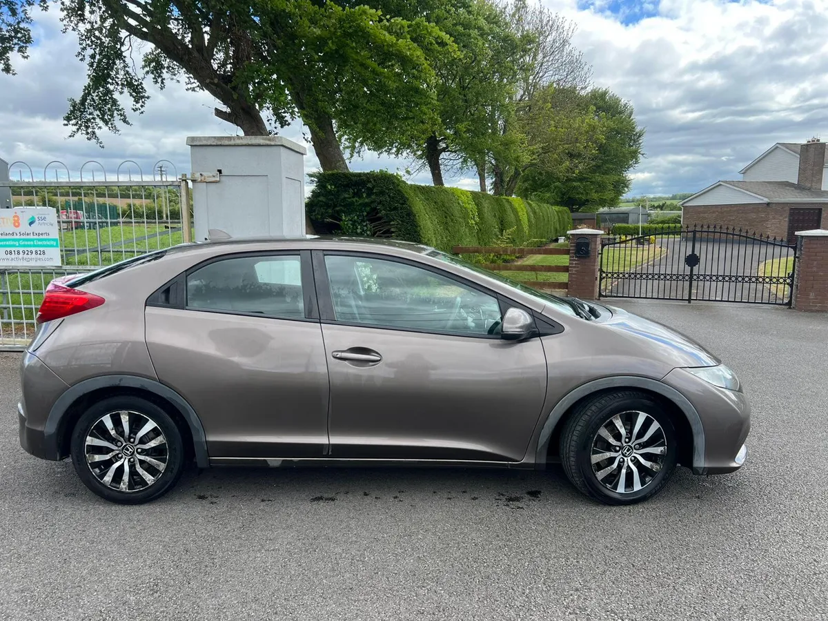 Honda Civic SE D-TEC 2014 - Image 3