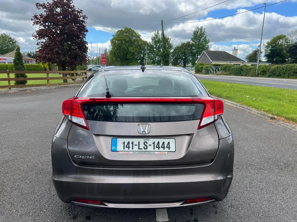 Honda Civic SE D-TEC 2014 - Image 4