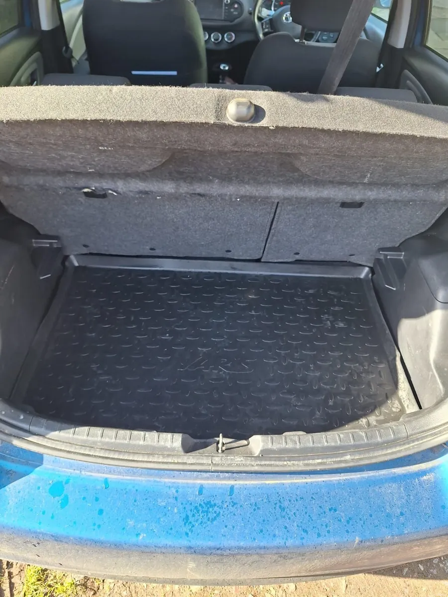 Toyota Yaris Sport 2015 - Image 2
