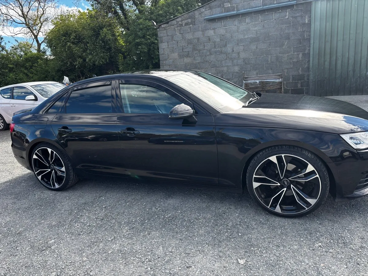 171 Audi A4 Saloon - Image 5