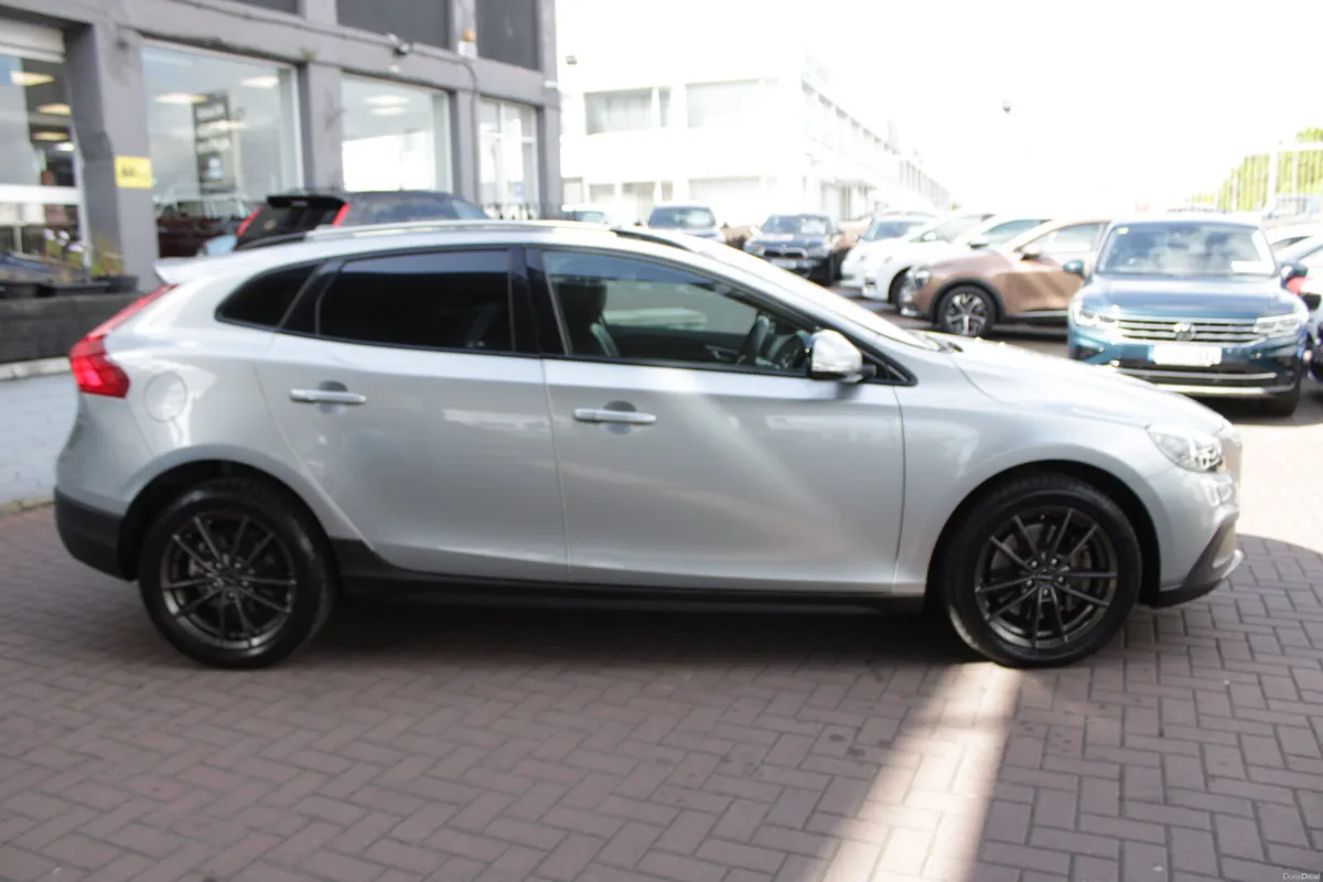 Volvo V40 2015 - Image 3