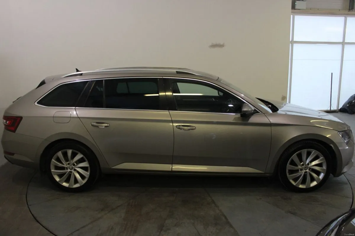 Skoda Superb 2.0 TDI 150bhp Style Com - TENDER 4 - Image 4