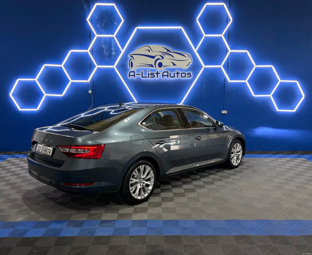 Skoda Superb 2.0TDI Style DSG / FINANCE AVAILABLE - Image 3