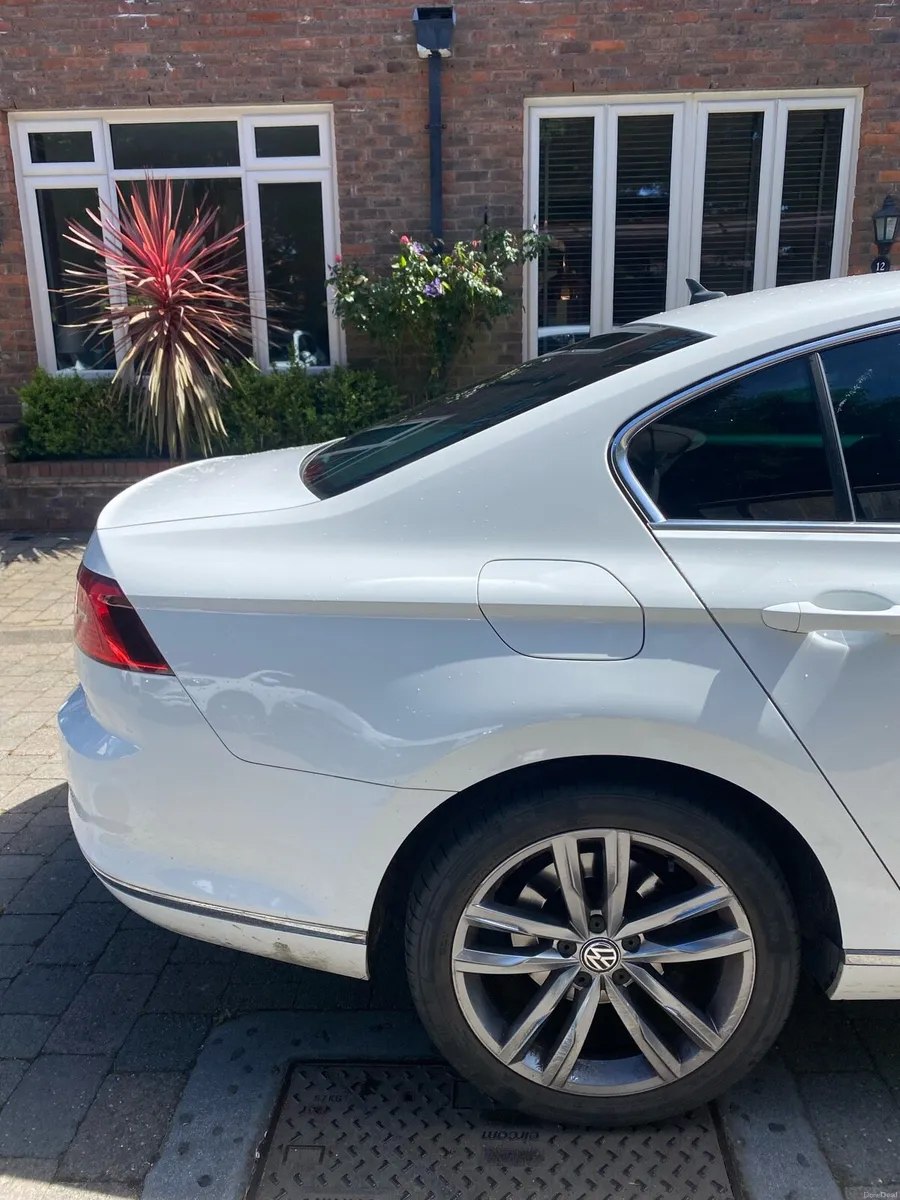 Volkswagen Passat GT High Spec - Image 4