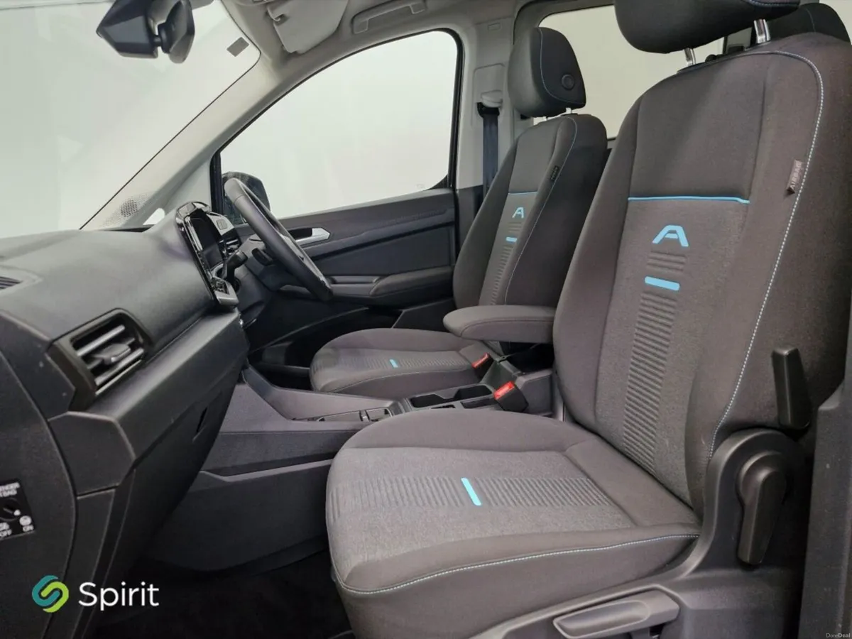 Ford Tourneo Connect DIESEL ACTIVE AUTO ***Call Jo - Image 4