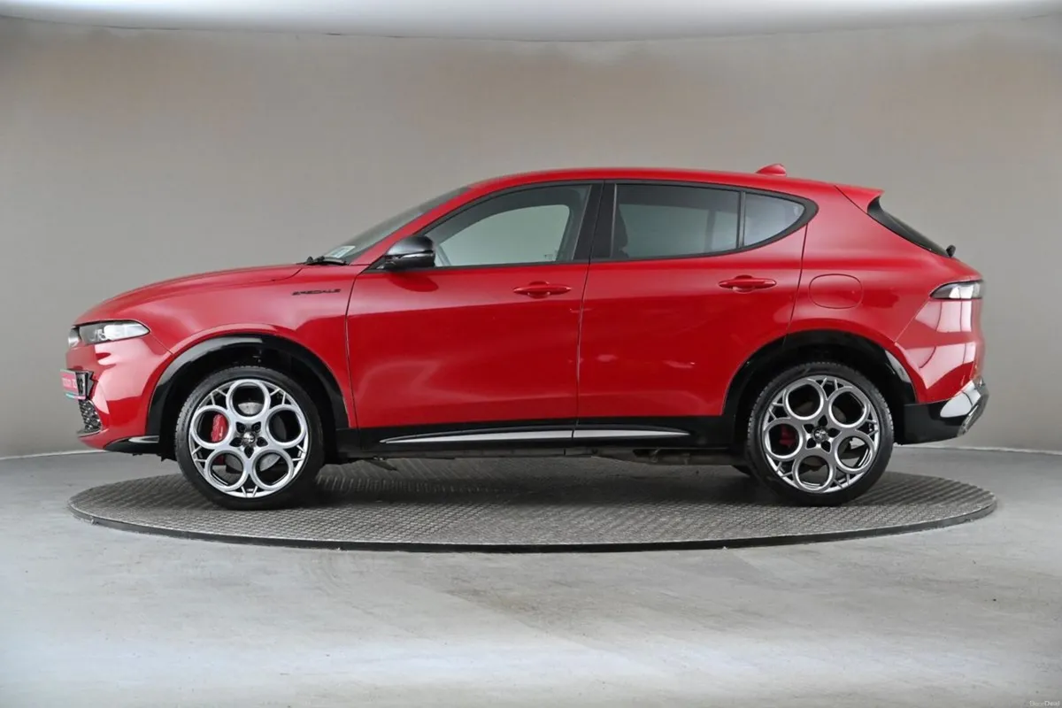 Alfa Romeo Tonale 1.3 SPECIALE 280BHP PHEV AWD - Image 5