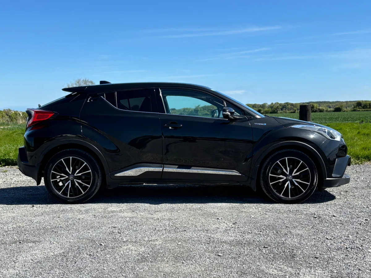 Toyota C-HR 181’ | only 92km | full service histor - Image 2