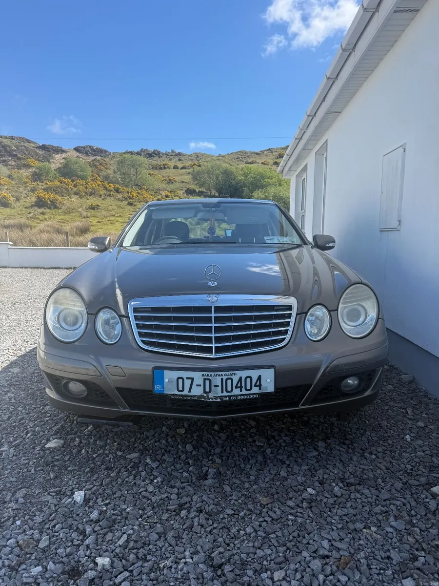 Mercedes-Benz E-Class 2007 - Image 2