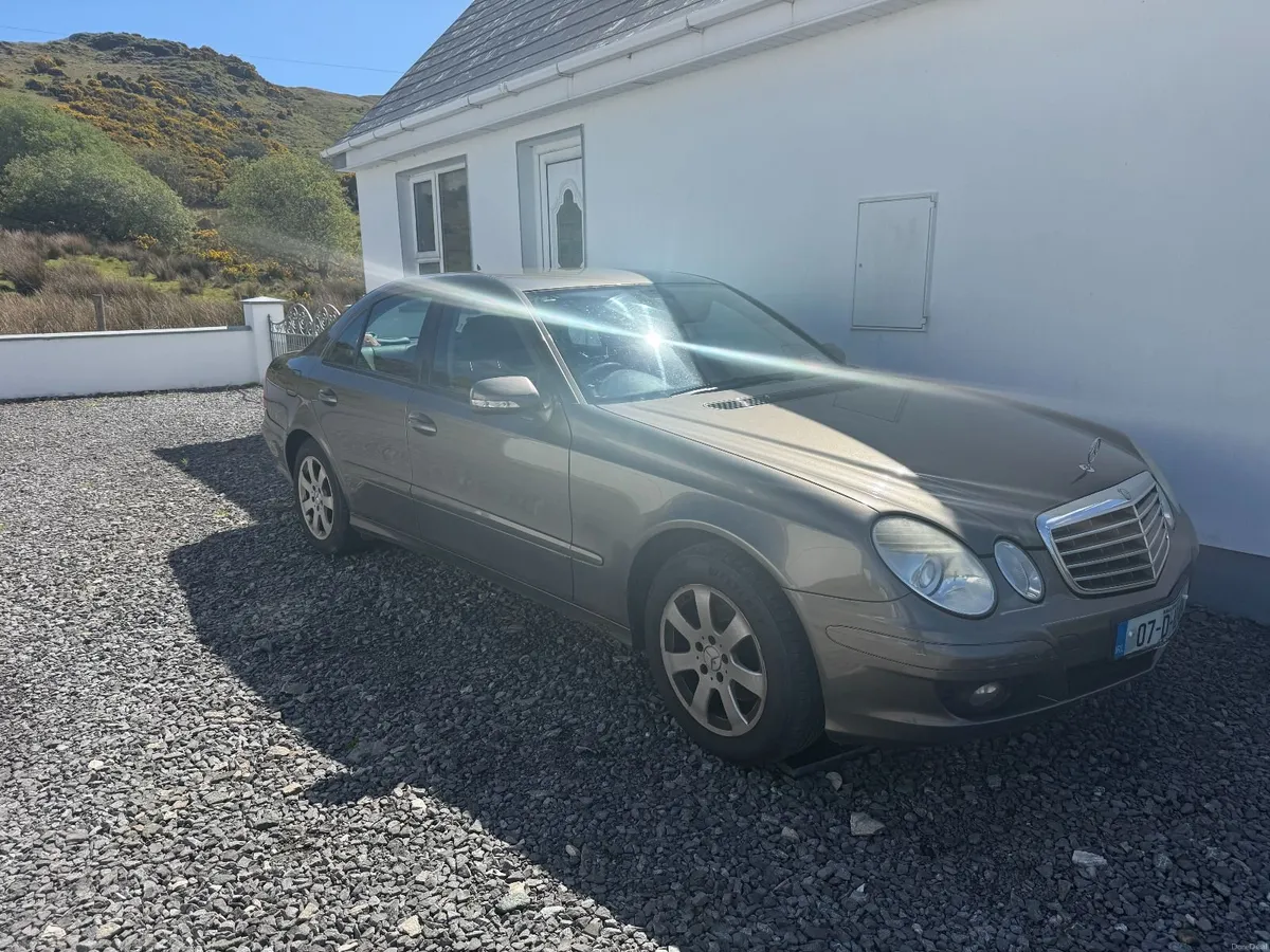 Mercedes-Benz E-Class 2007 - Image 3