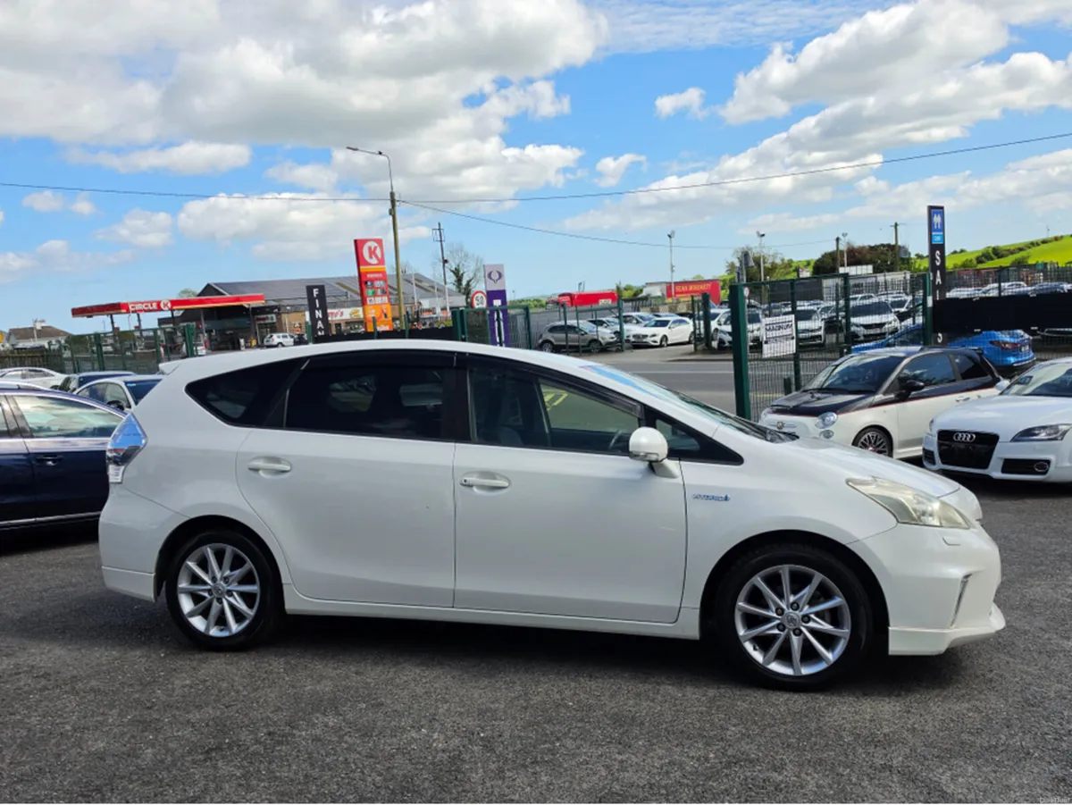 Toyota Prius (7 Seater) - SELF CHARGING HYBRID / S - Image 3