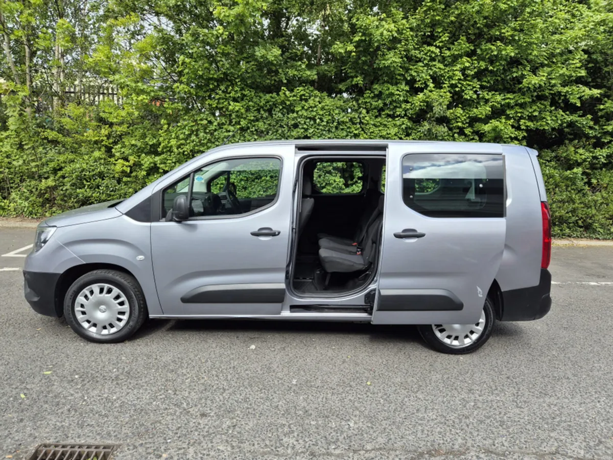 Opel Combo /2021/1.5 DIESEL/7 SEATER/MANUAL - Image 6