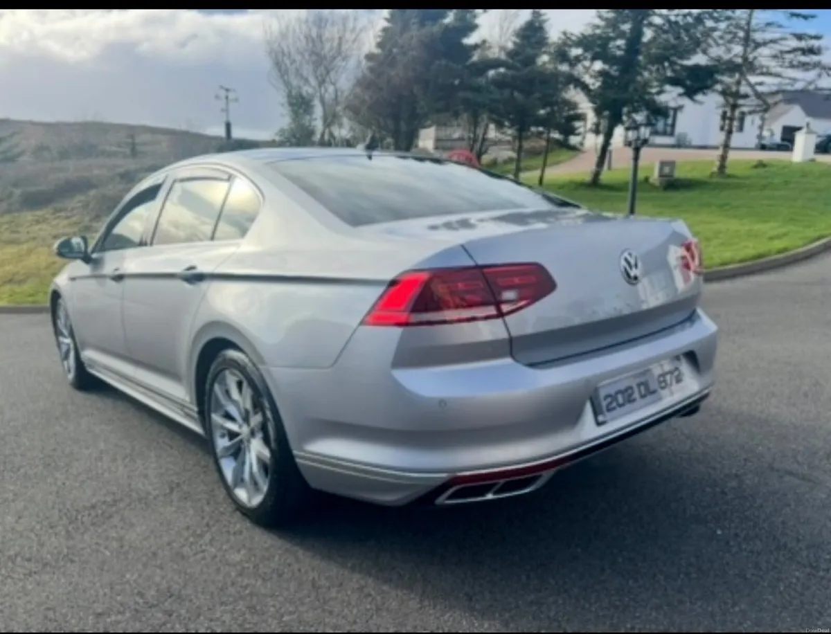 Volkswagen Passat 2.0TDI 150bhp R-Line - Image 4
