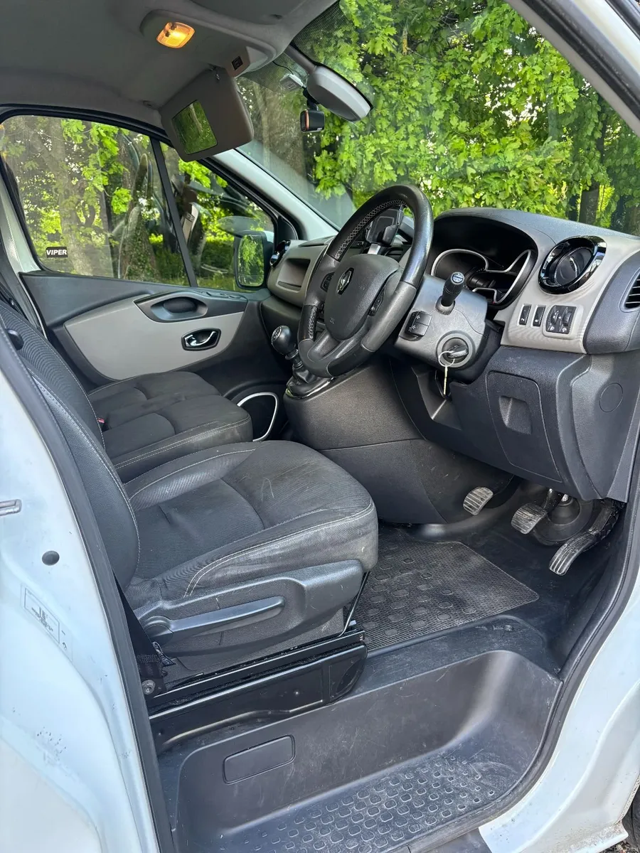 Renault Trafic 2018 LL29 ENERGY DCI 125 SPORT - Image 3