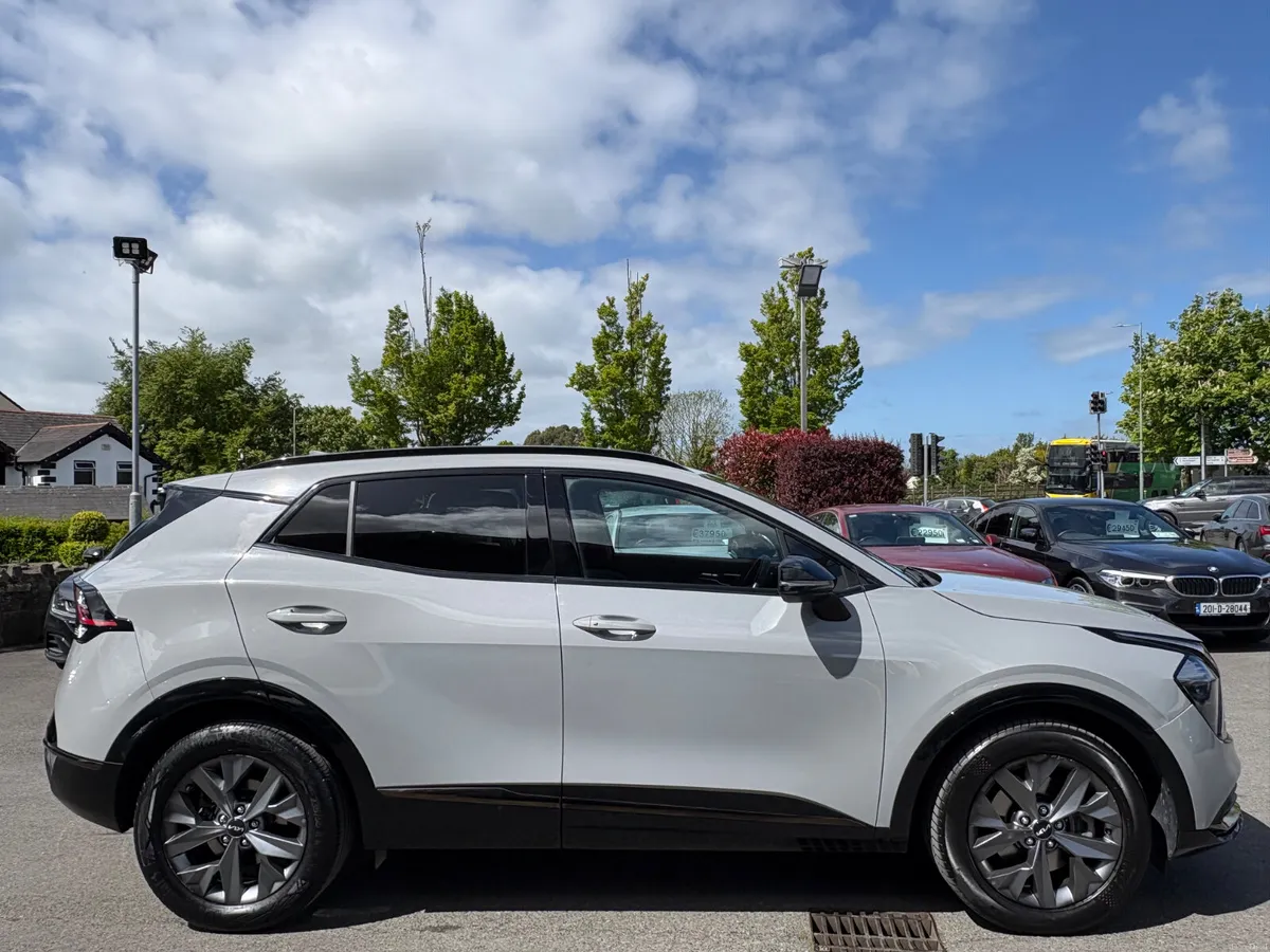 241 Kia Sportage HEV Auto Anniversary *Low Kils* - Image 4