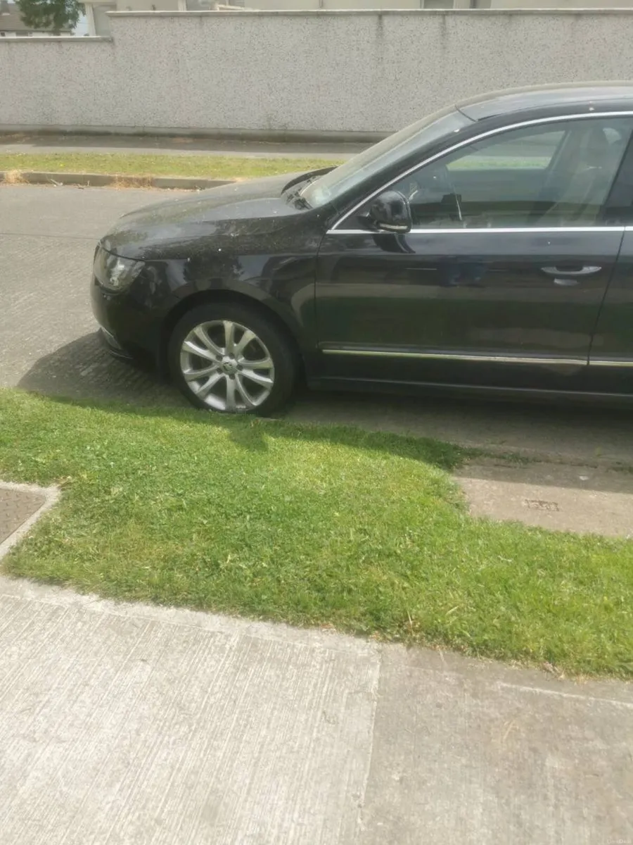Skoda Suberb Elegance 1.6 TDI 105HP 2015 - Image 2