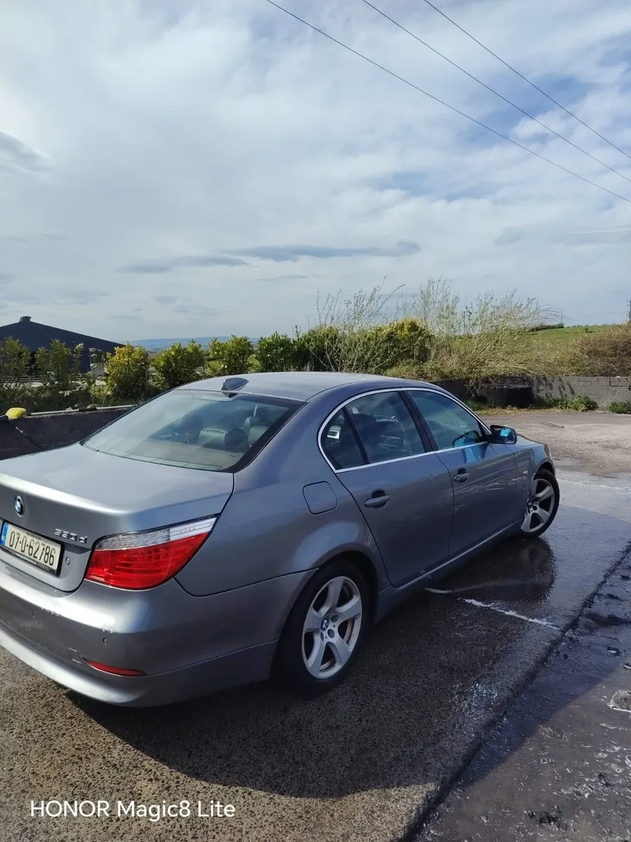 BMW 5-Series 2007 - Image 2