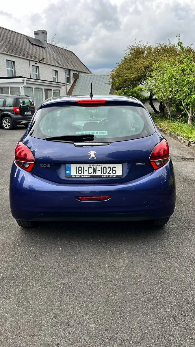 Peugeot 208 2018 1.2 petrol 143,000km - Image 3