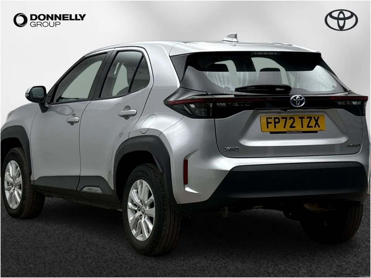 Toyota Yaris Cross Estate Icon - Image 2