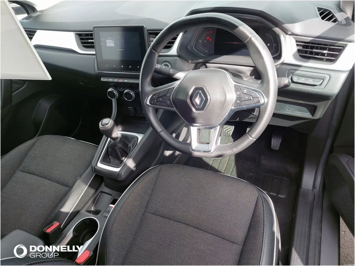 Renault Captur Hatchback Techno - Image 4