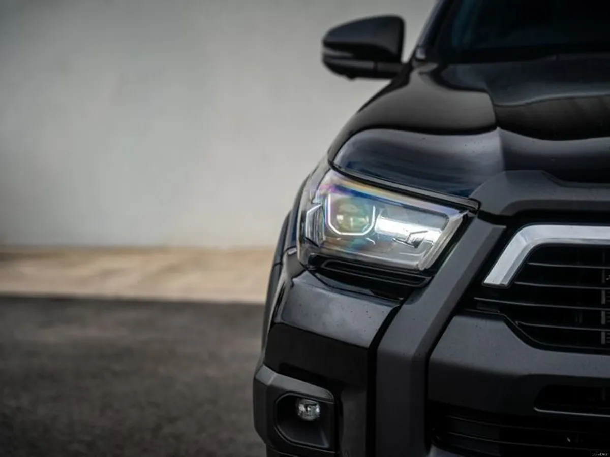 Toyota Hilux INVINCIBLE X 4WD - Image 3