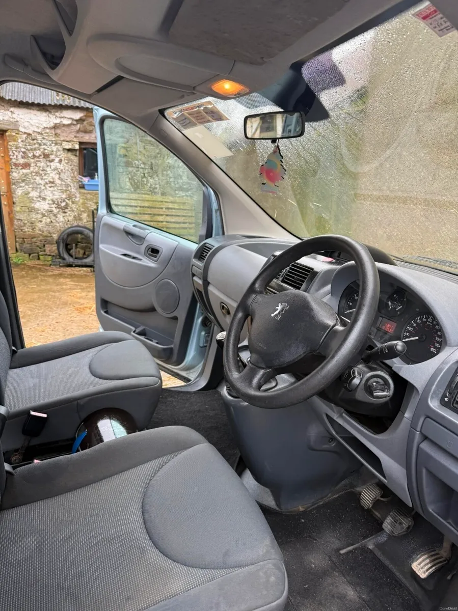 Wheelchair accessible van - Image 4