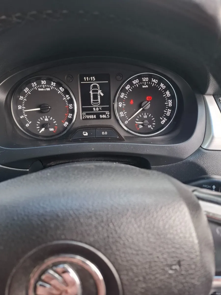 Skoda Rapid 2015 - Image 4