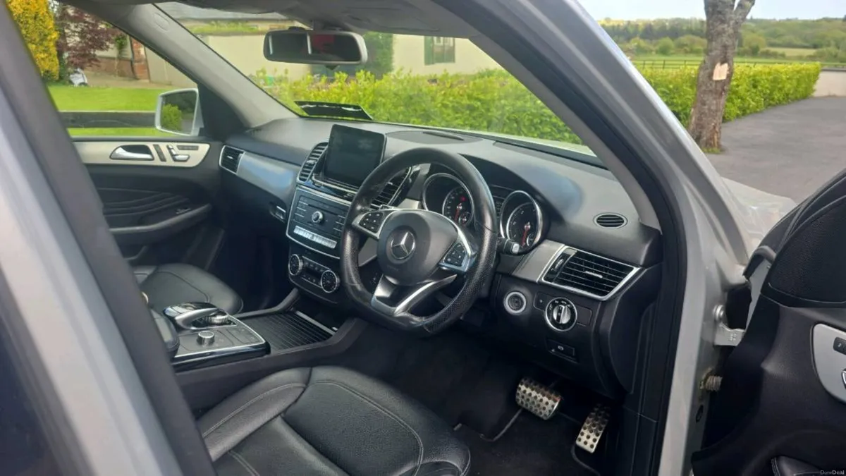 2017 Mercedes Gle AMG Line Premium Plus - Image 4