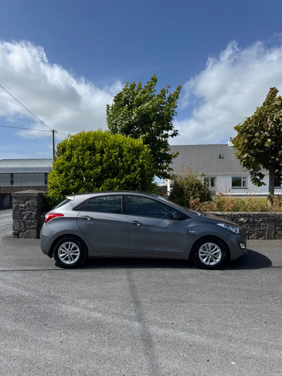 Hyundai i30 2015 . AUTOMATIC - Image 2