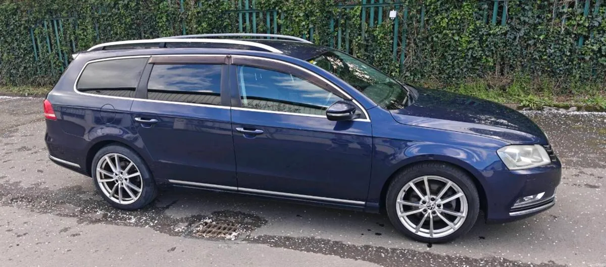Volkswagen Passat - Image 2