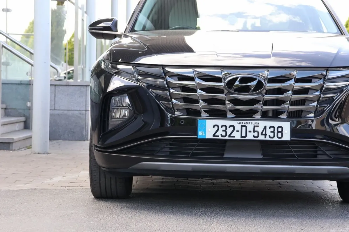 Hyundai Tucson 2WD Executive Plus - Image 3