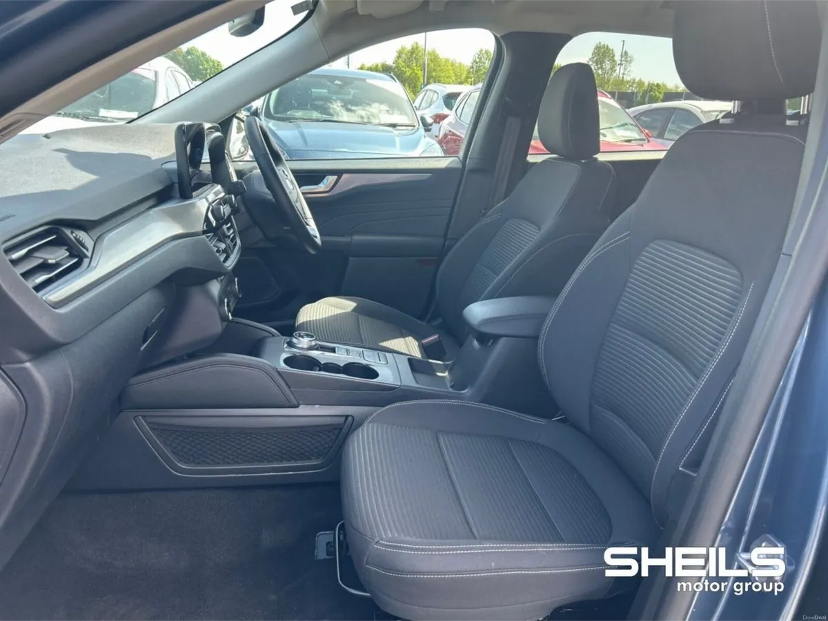 Ford Kuga 2.5 Duratec 225PS FHEV Titanium Auto - Image 5